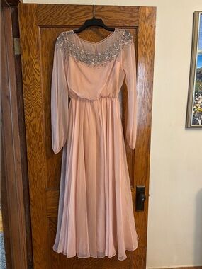RARE ✨ Early 1970’s VINTAGE Victoria Royal Ltd Peach Embellished Evening Gown